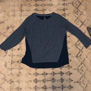 Women’s workout top